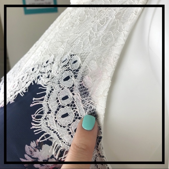 SEQUIN HEARTS Navy Blue Floral Tunic Size Med - Picture 8 of 8